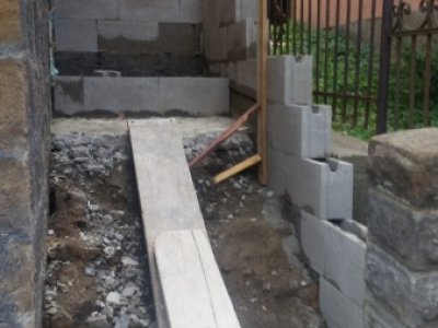 Zhotovení schodů a opěrných zdí v Přípeři