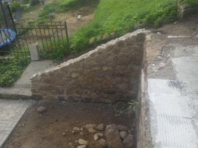 Zhotovení schodů a opěrných zdí v Přípeři